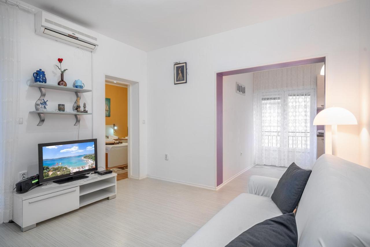 Adria Sun Apartments Водице Экстерьер фото