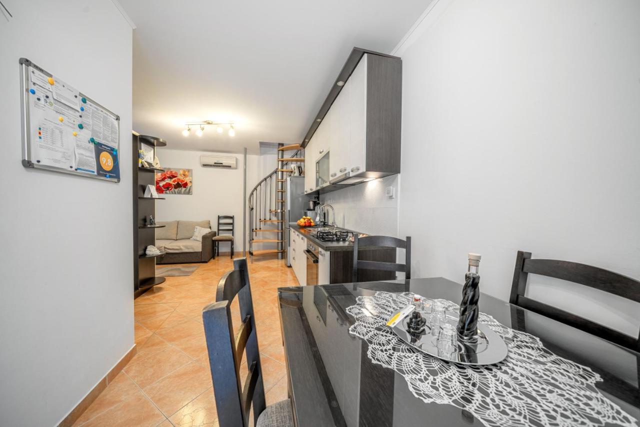 Adria Sun Apartments Водице Экстерьер фото